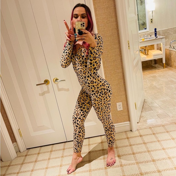 Thrifty Lys Boston - Picture 2 of 2